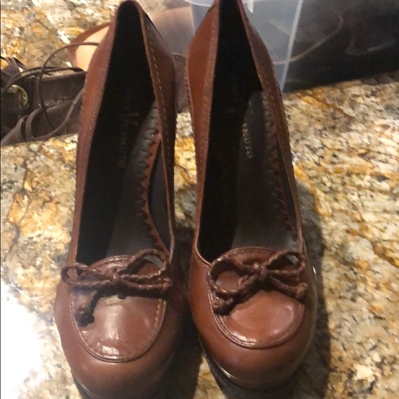 Vince Camuto platform heel - Picture 1 of 5
